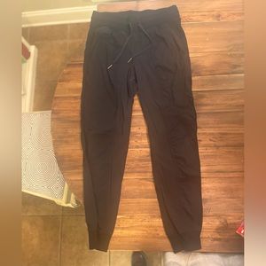 Lululemon dance studio mid rise jogger size 6 - black